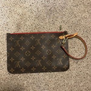 LV Pouch